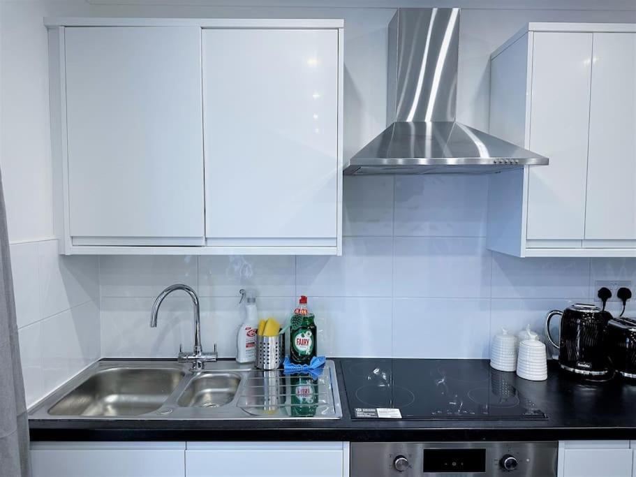 Stylish 2 Bed Flat In The Heart Of Lewisham Apartment London Exterior photo